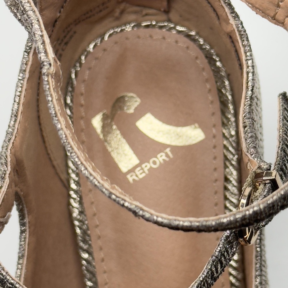 Report Deschutes Heeled Sandals Women 7W Gold Metallic Triple Strap Block Heel - Picture 9 of 10